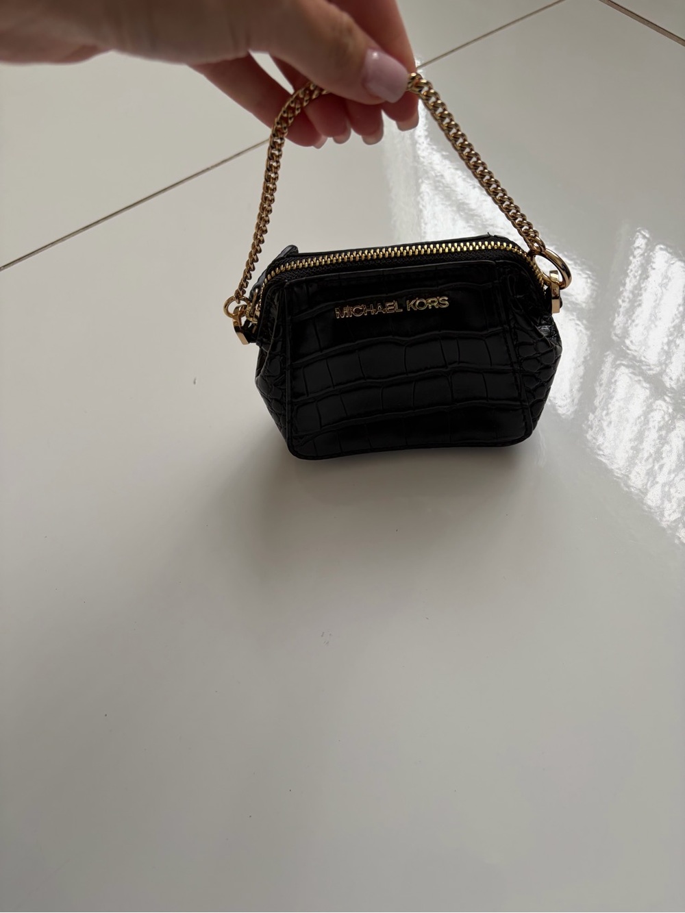 Michael Kors Black Croc-Embossed super Mini hand purse with Gold Hardware - Picture 2 of 6